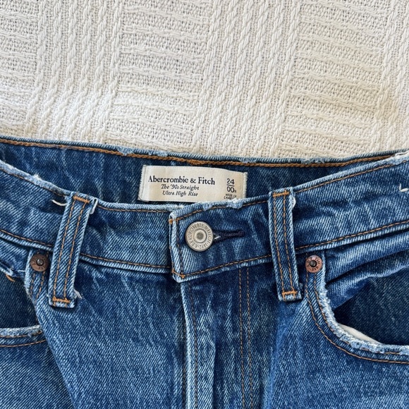 Abercrombie 90s Straight Ultra High Rise Jeans - Picture 5 of 9